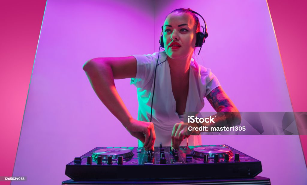 DJ Sophia